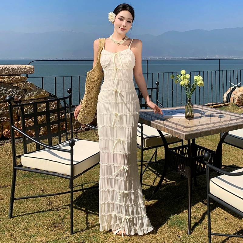 Champagne kisses dress CD645 image