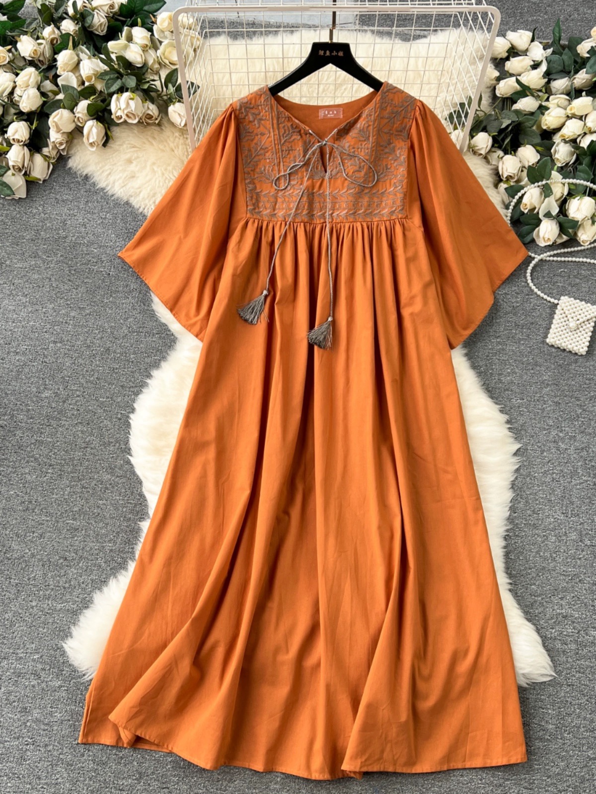 Easy glow embroidery dress CD1320 image