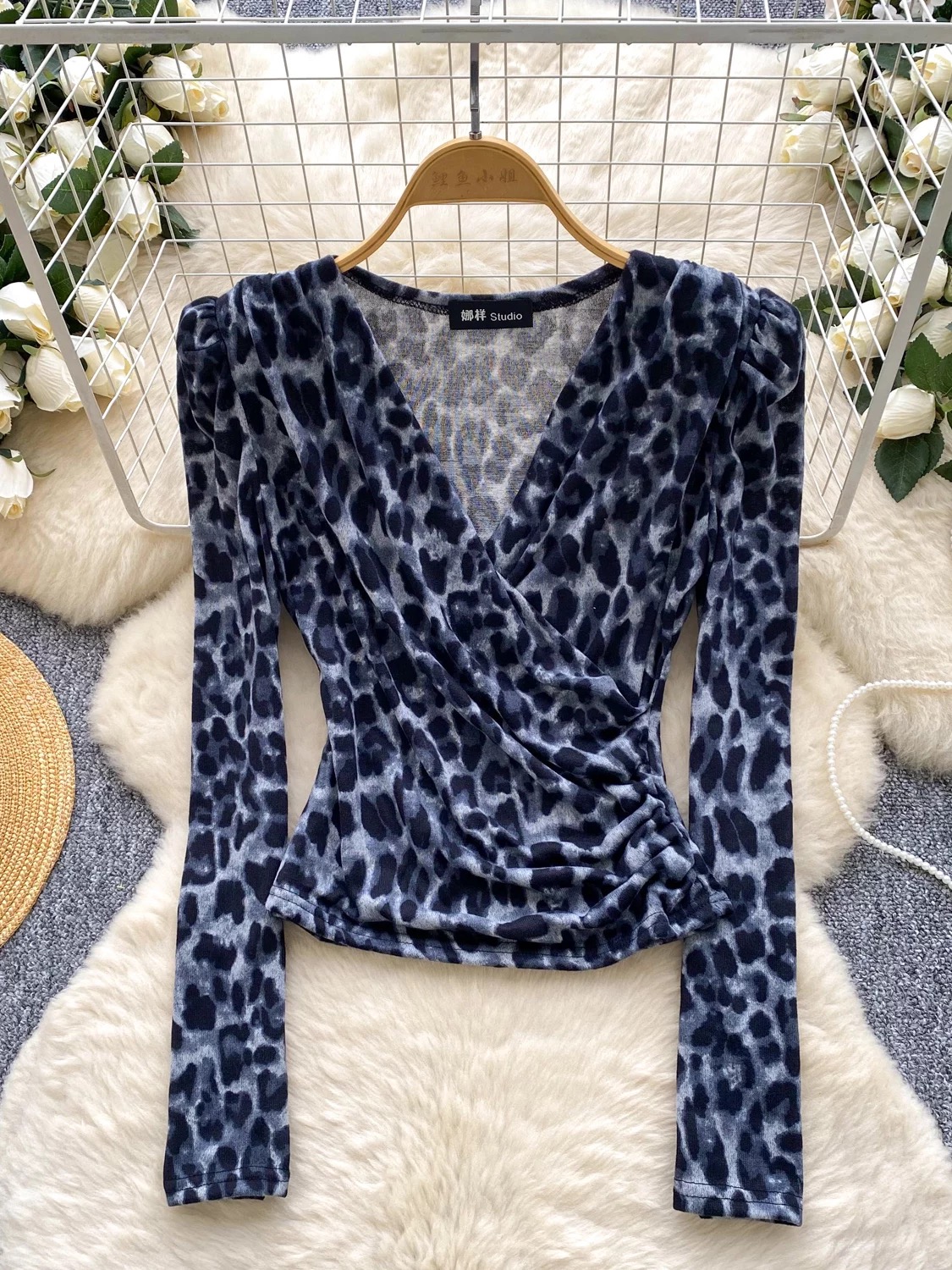 Meet me somewhere top CTO776 image