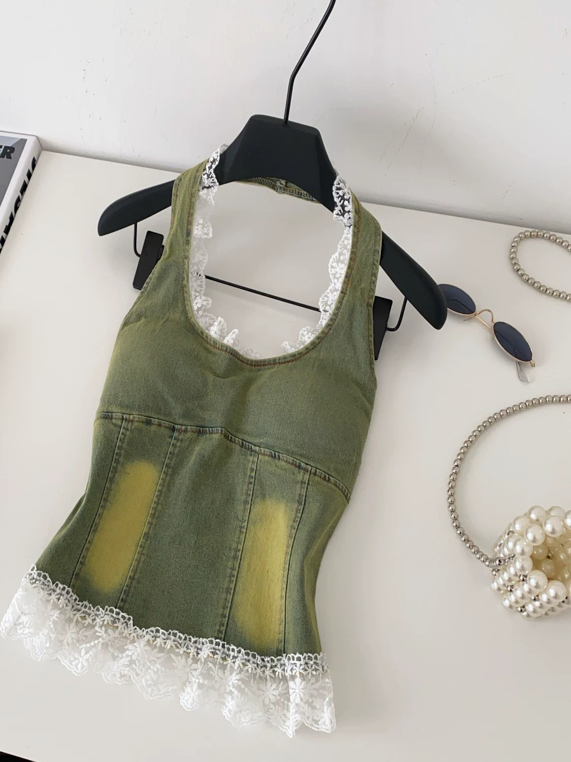 Dangerous emotions top DTO135 image