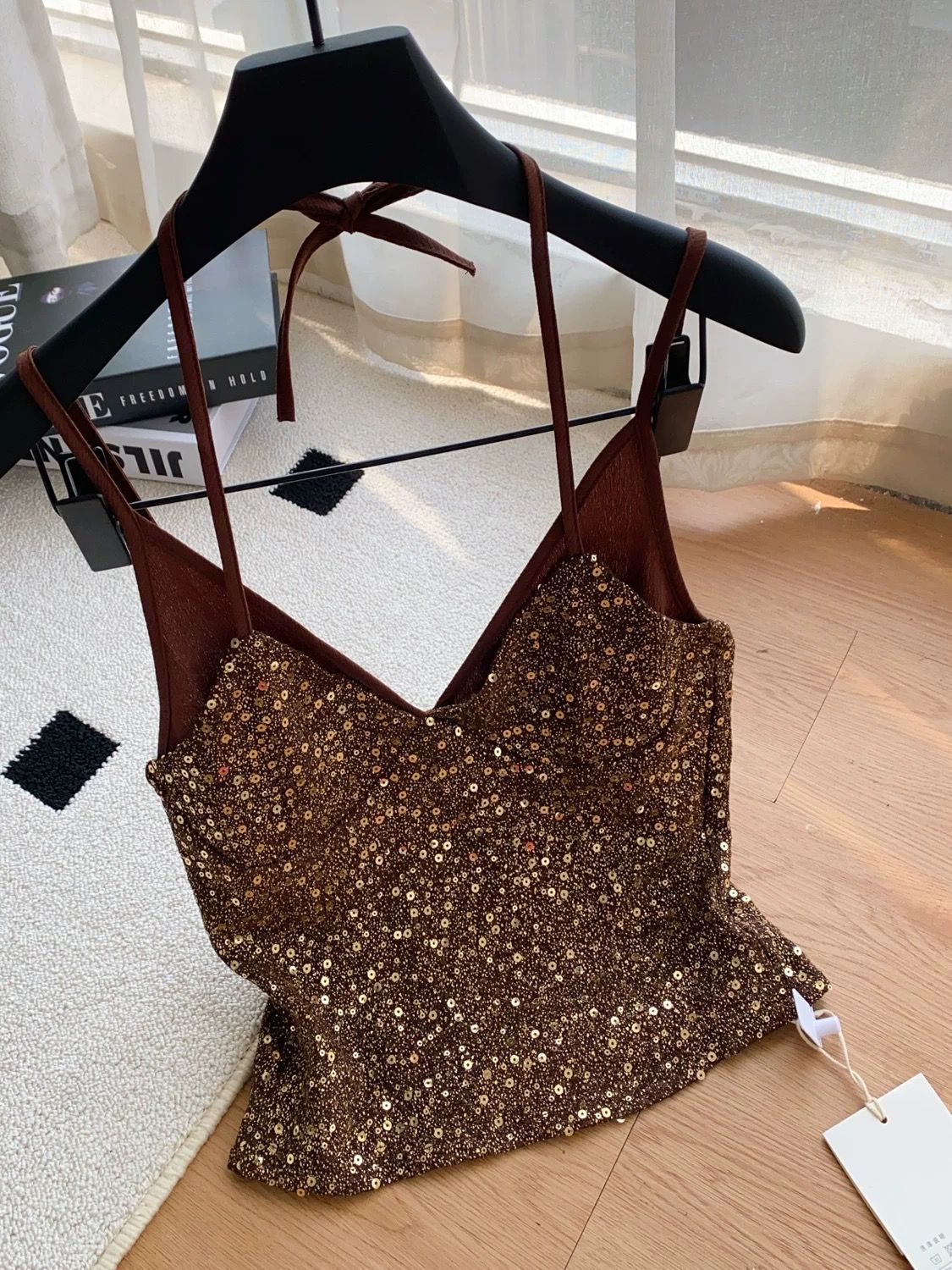 Flaunt what you got top CTO300 image