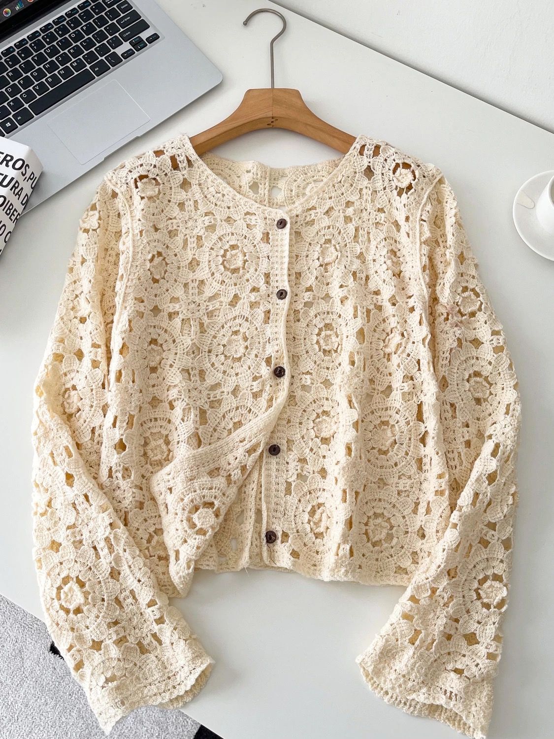 A renaissance story crotchet top KTO276 image