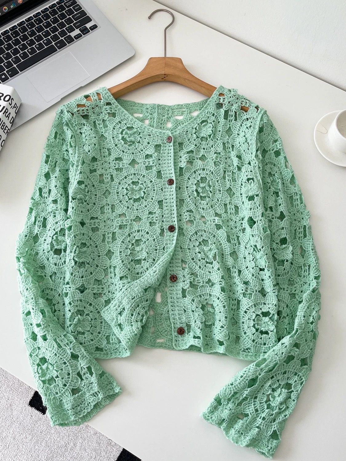 A renaissance story crotchet top KTO276 image