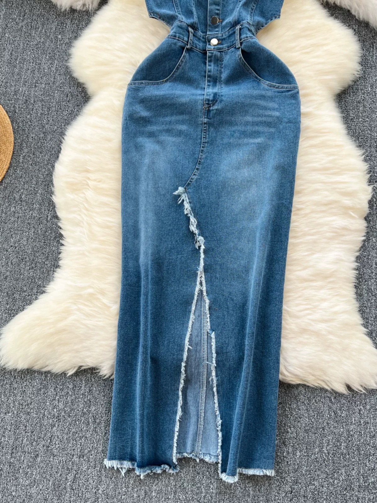 Step back dress DBC54 image