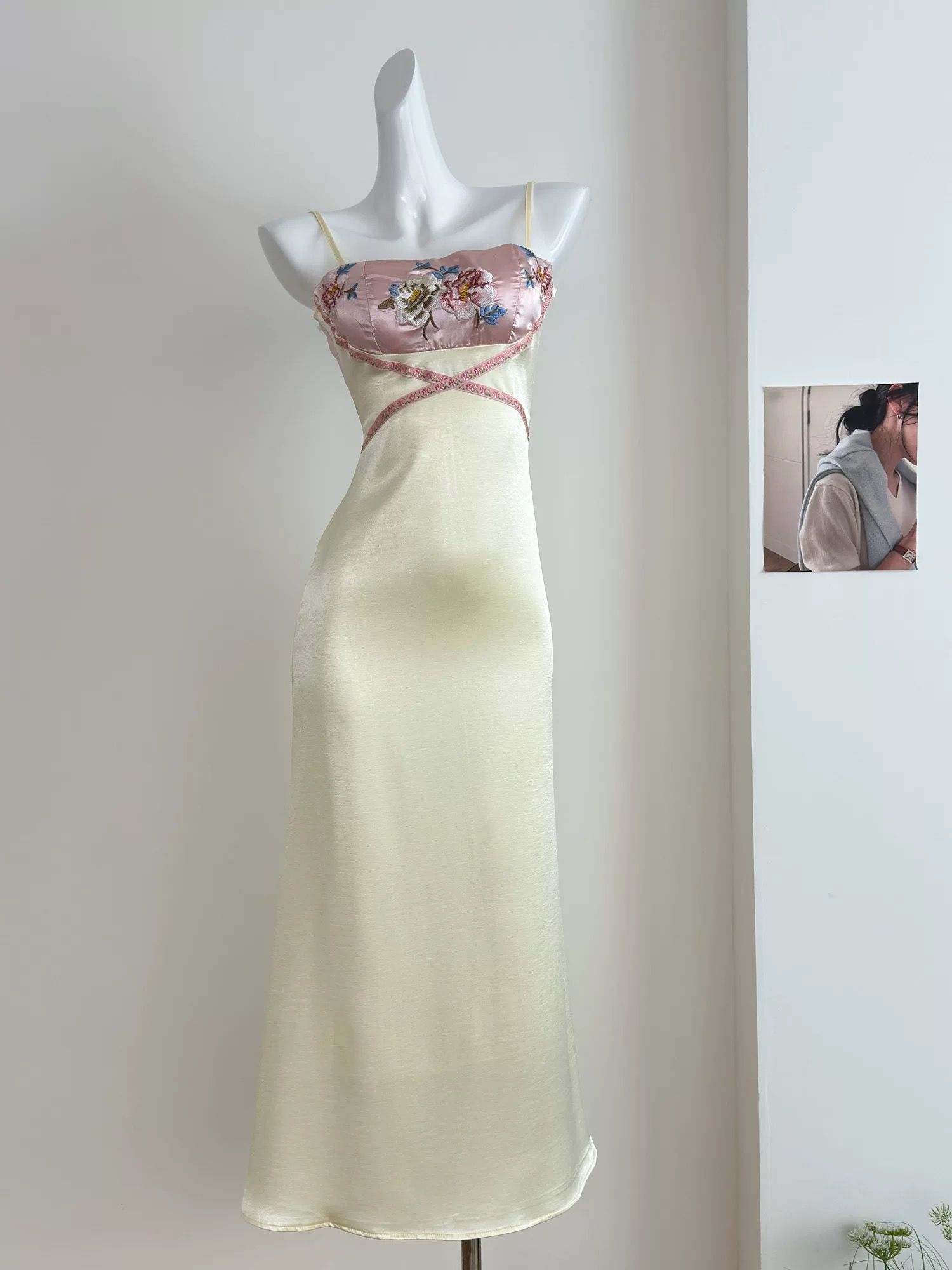 Day dream embroidery dress CD1330 image