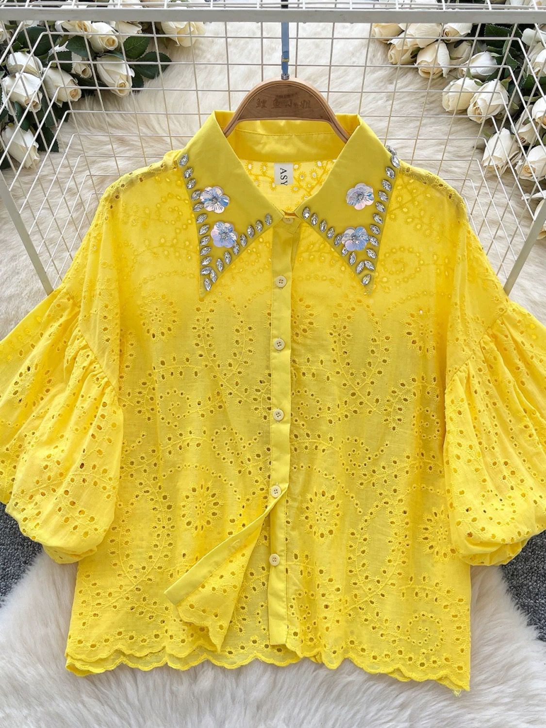 Round of applause lace top CTO598 image