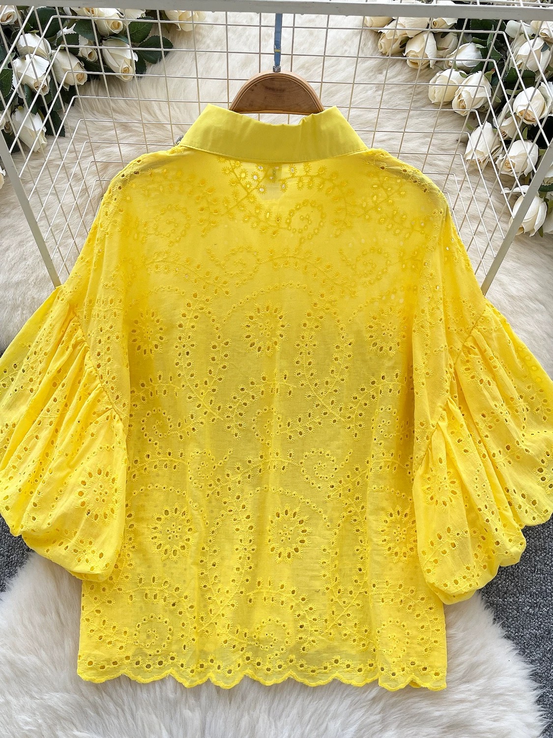 Round of applause lace top CTO598 image