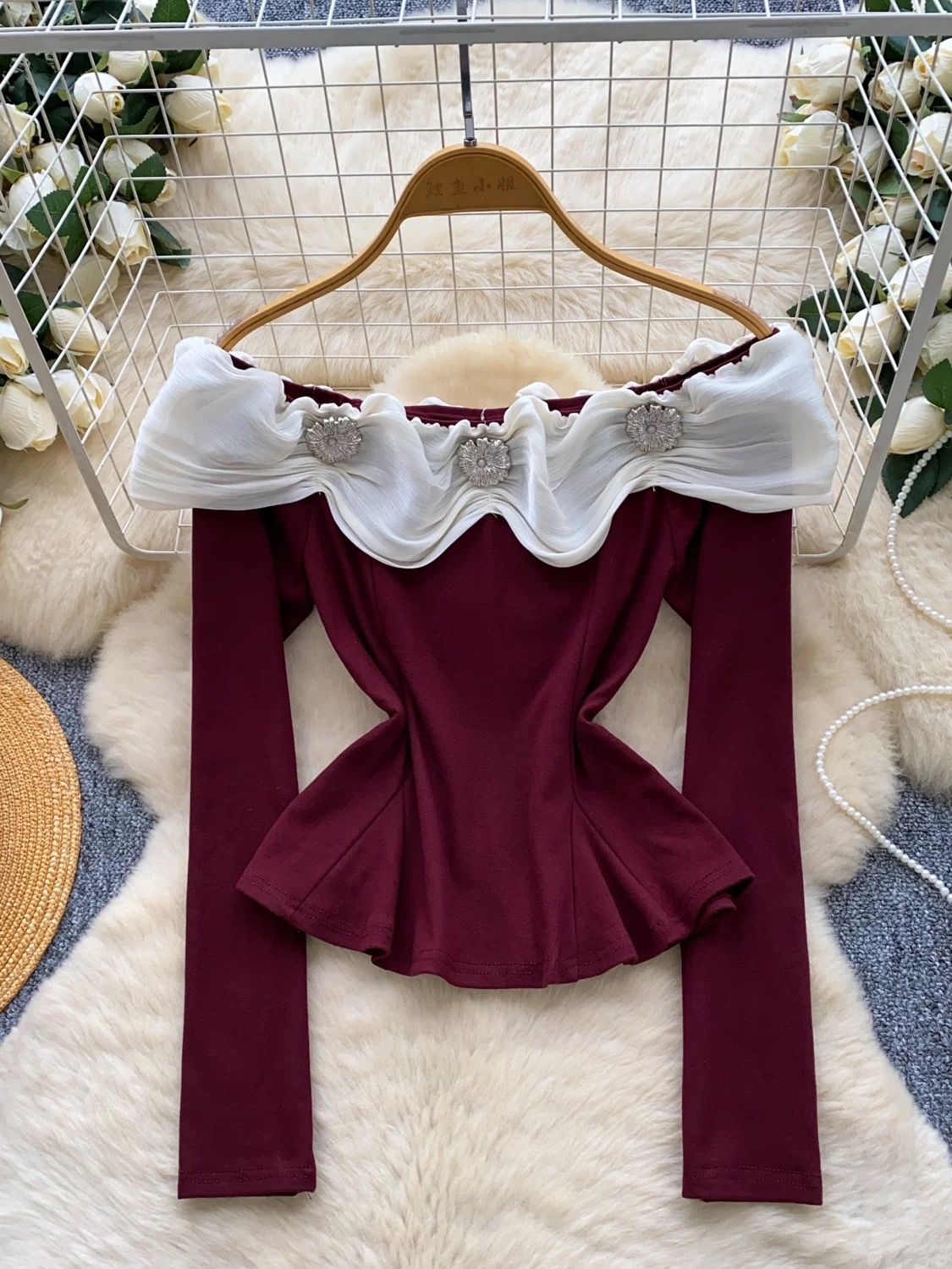 Everybody’s watching me top CTO747 image