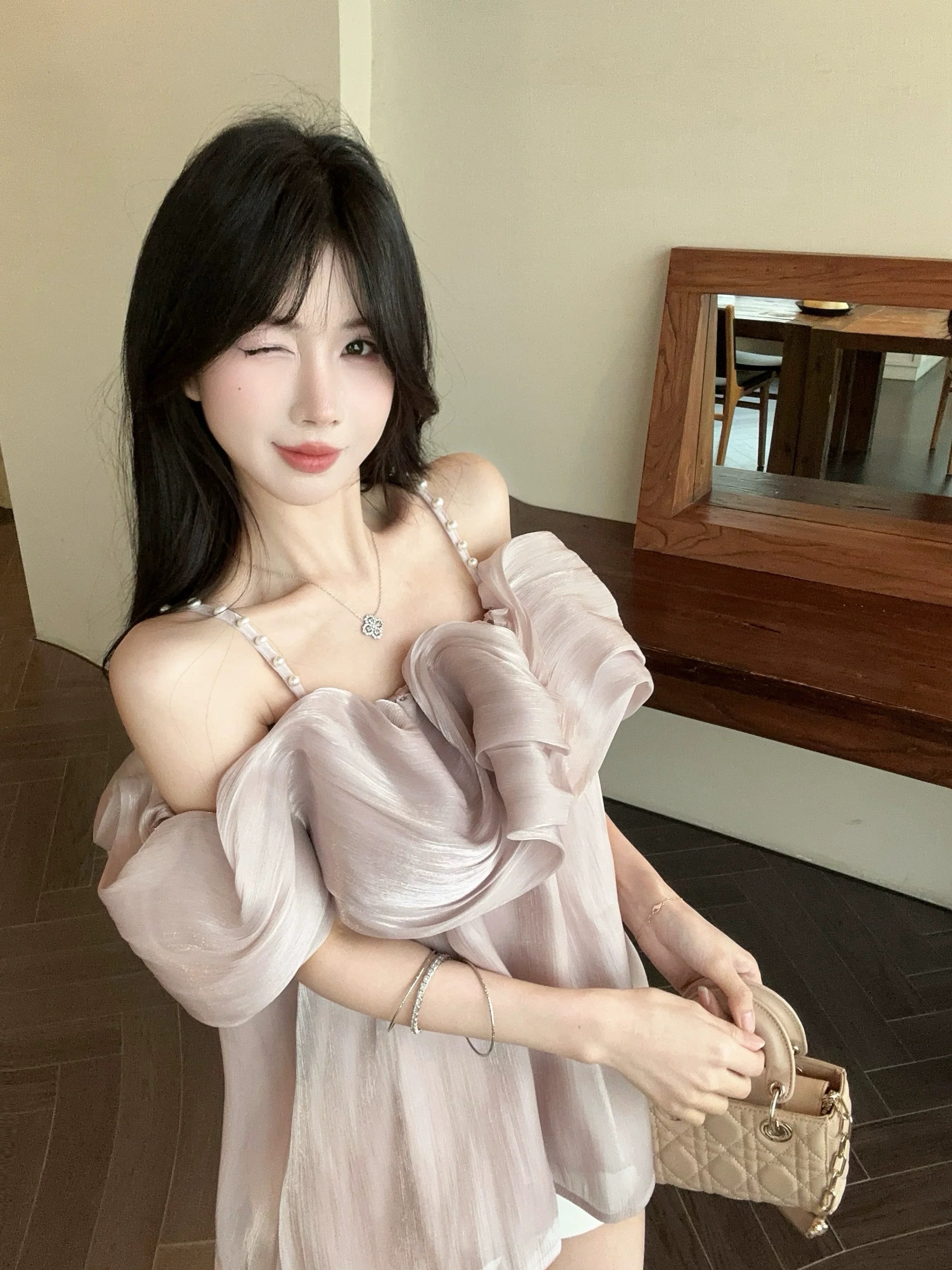 Queen behaviour top CTO977 image