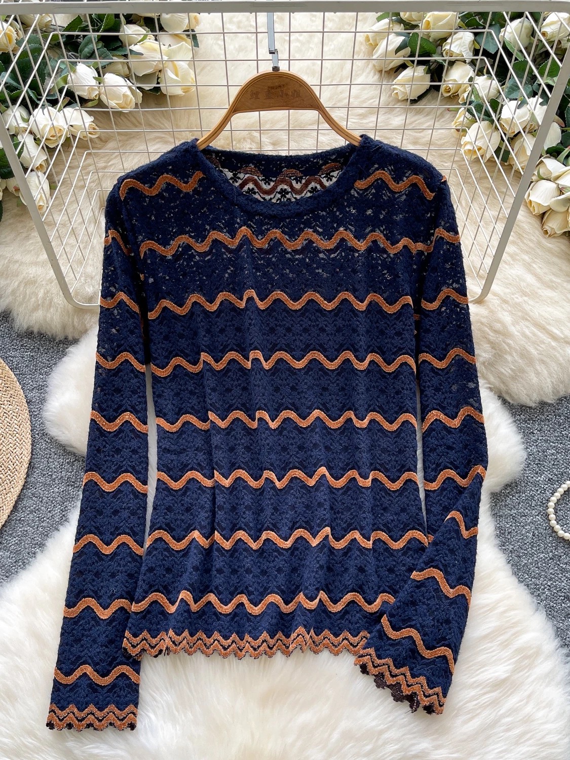 Bubble initial top CTO687 image