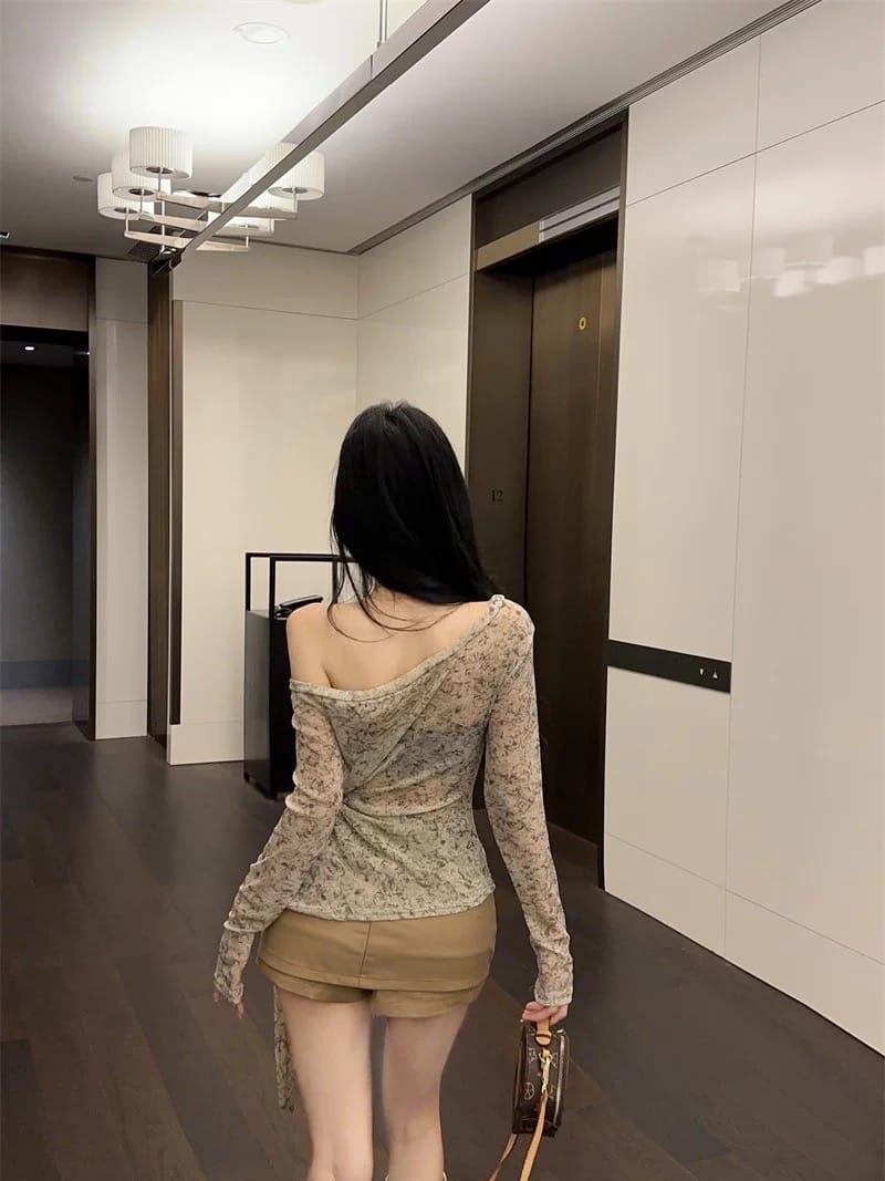 Famous babe top CTO612 image