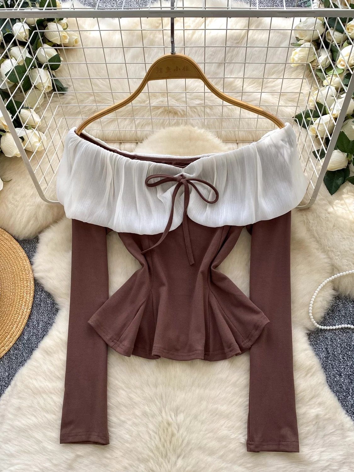 Waking up in paradise top CTO592 image