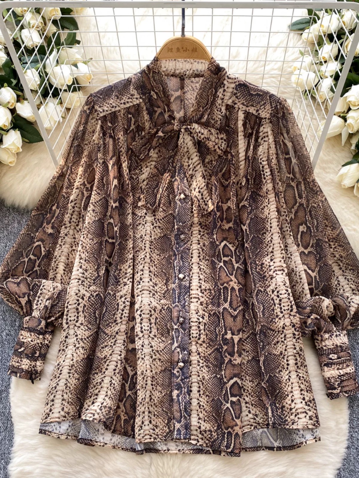 Lingering feelings blouse BE456 image