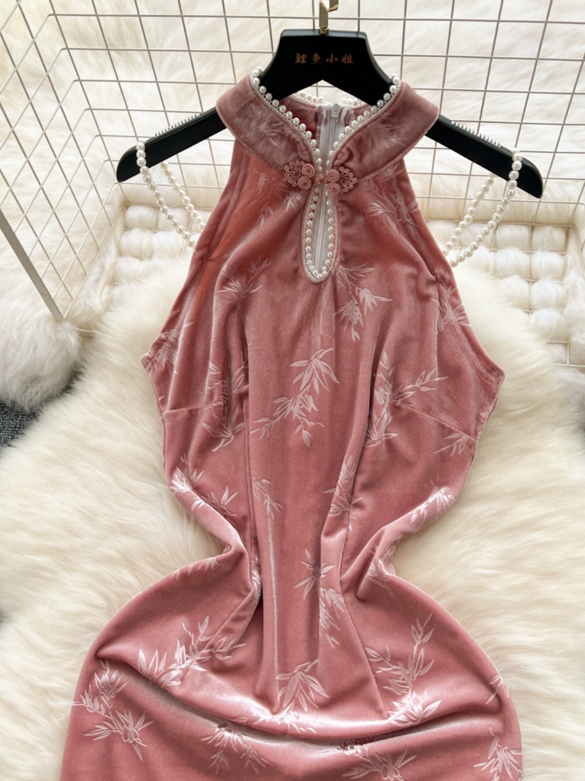 Out and about qipao dress Q169 image