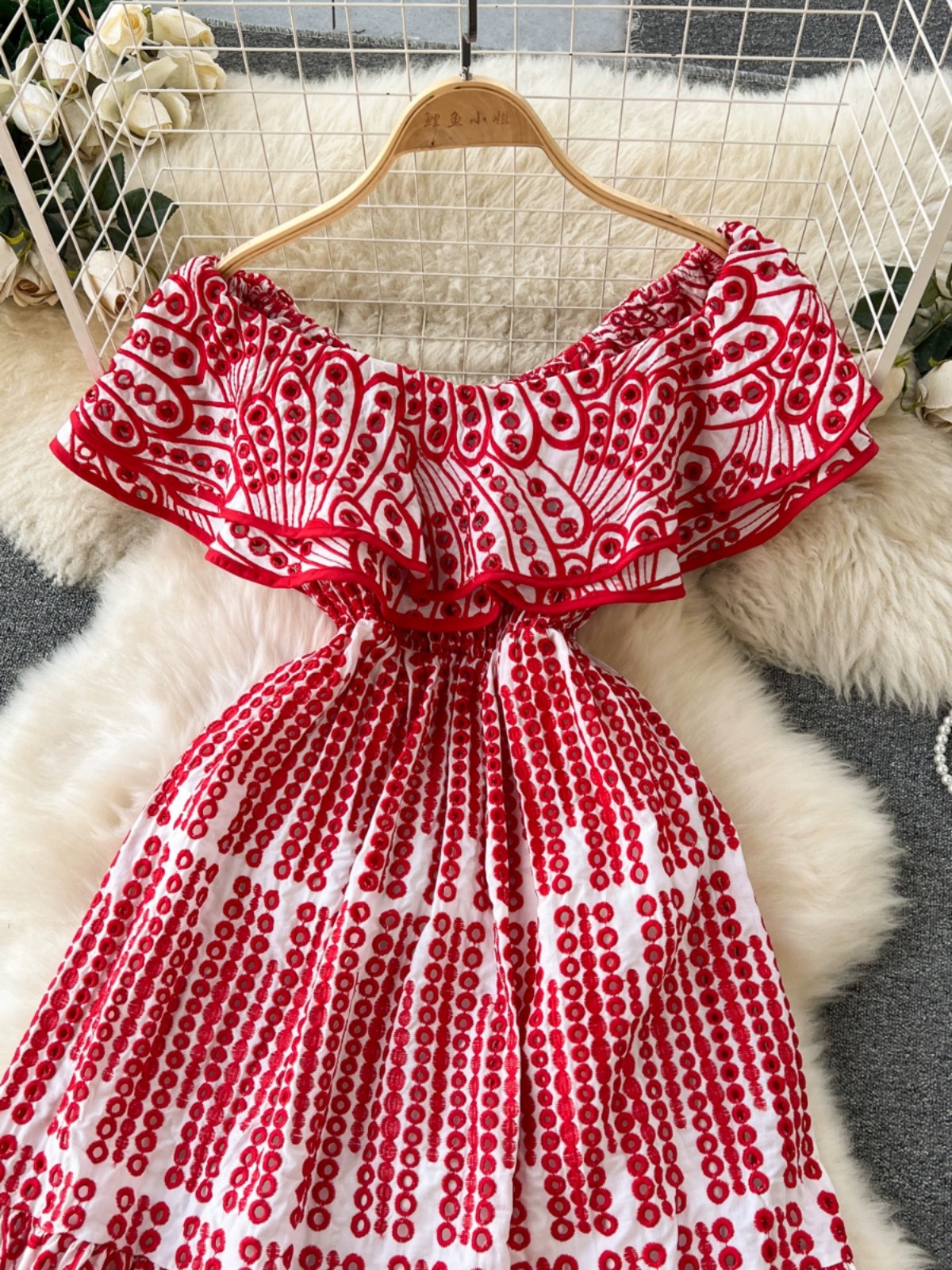 Bombshell lace dress CD1025 image