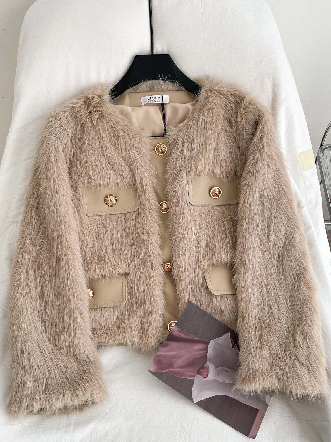 Millionaire heiress coat WJ112 image