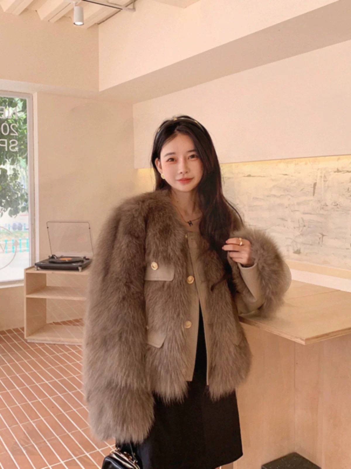 Millionaire heiress coat WJ112 image
