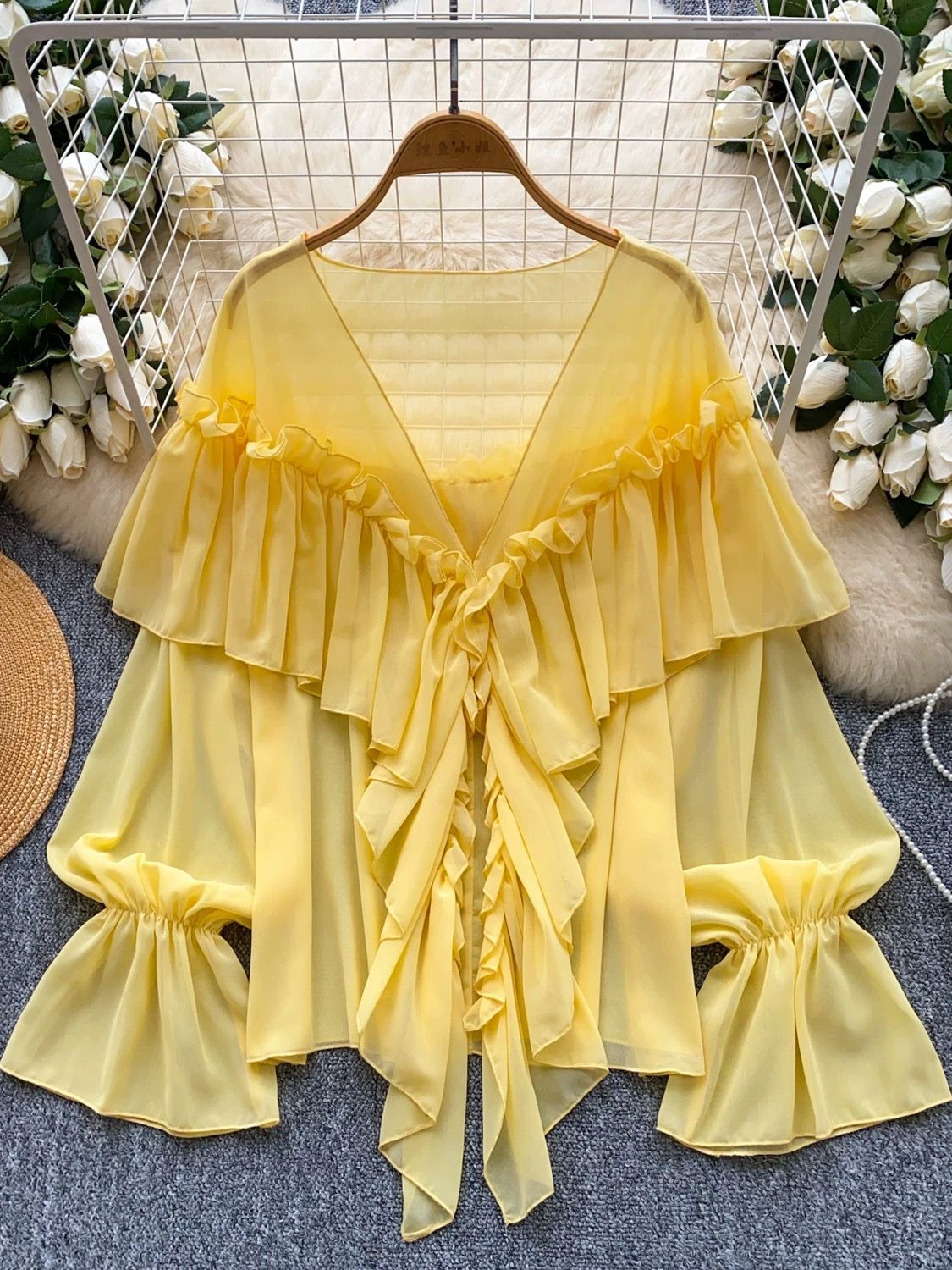 Center stage top CTO817 image