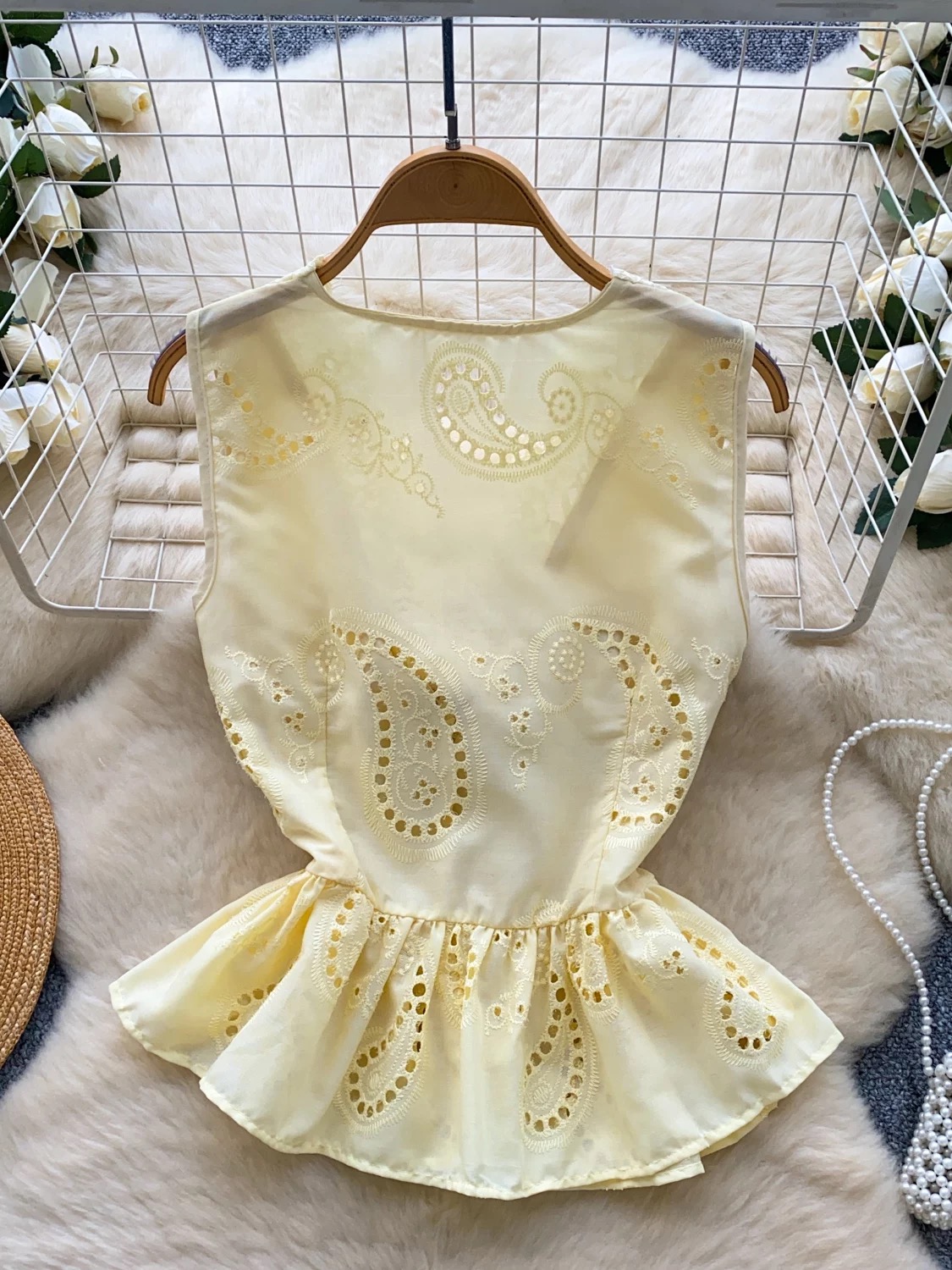 Show some skin lace top CTO882 image