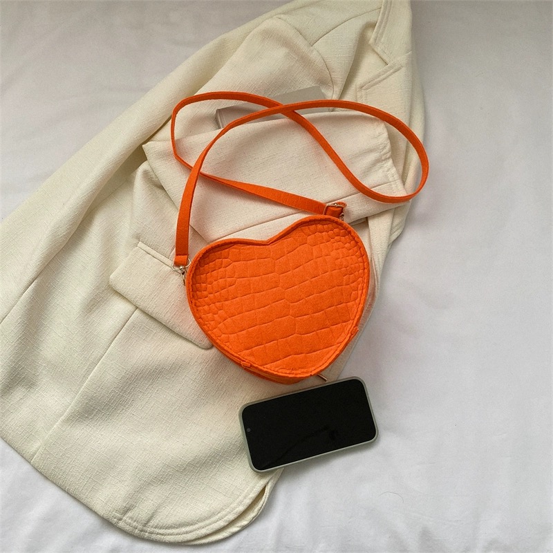 Simple sling bag image
