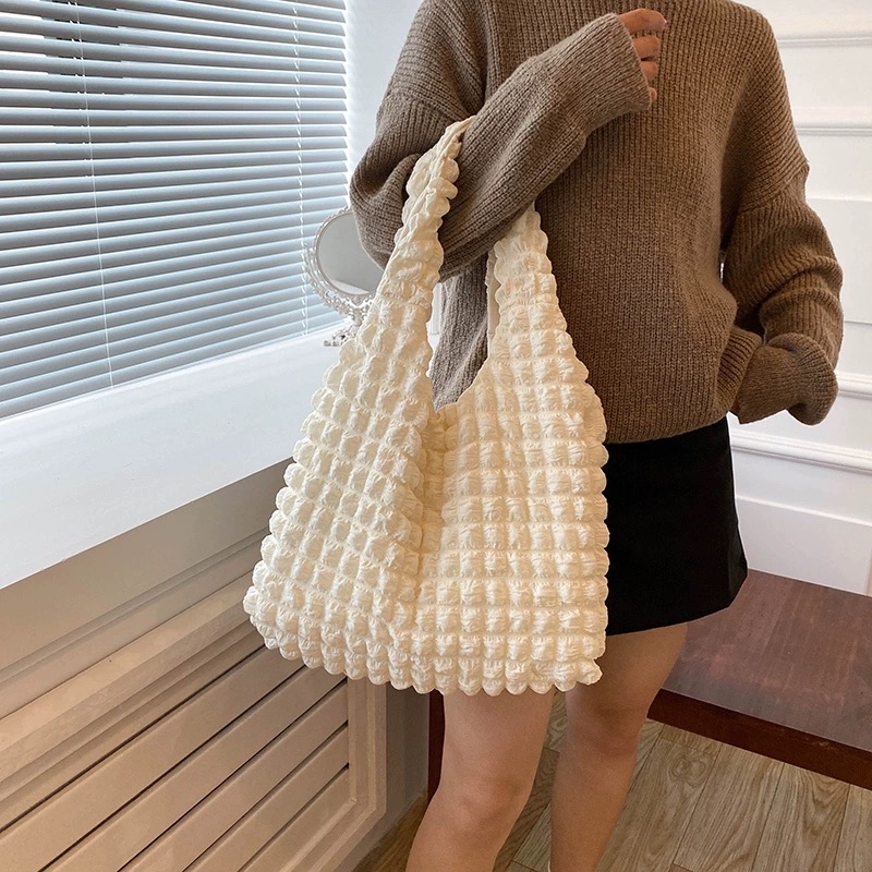 iPad or a note book bag image