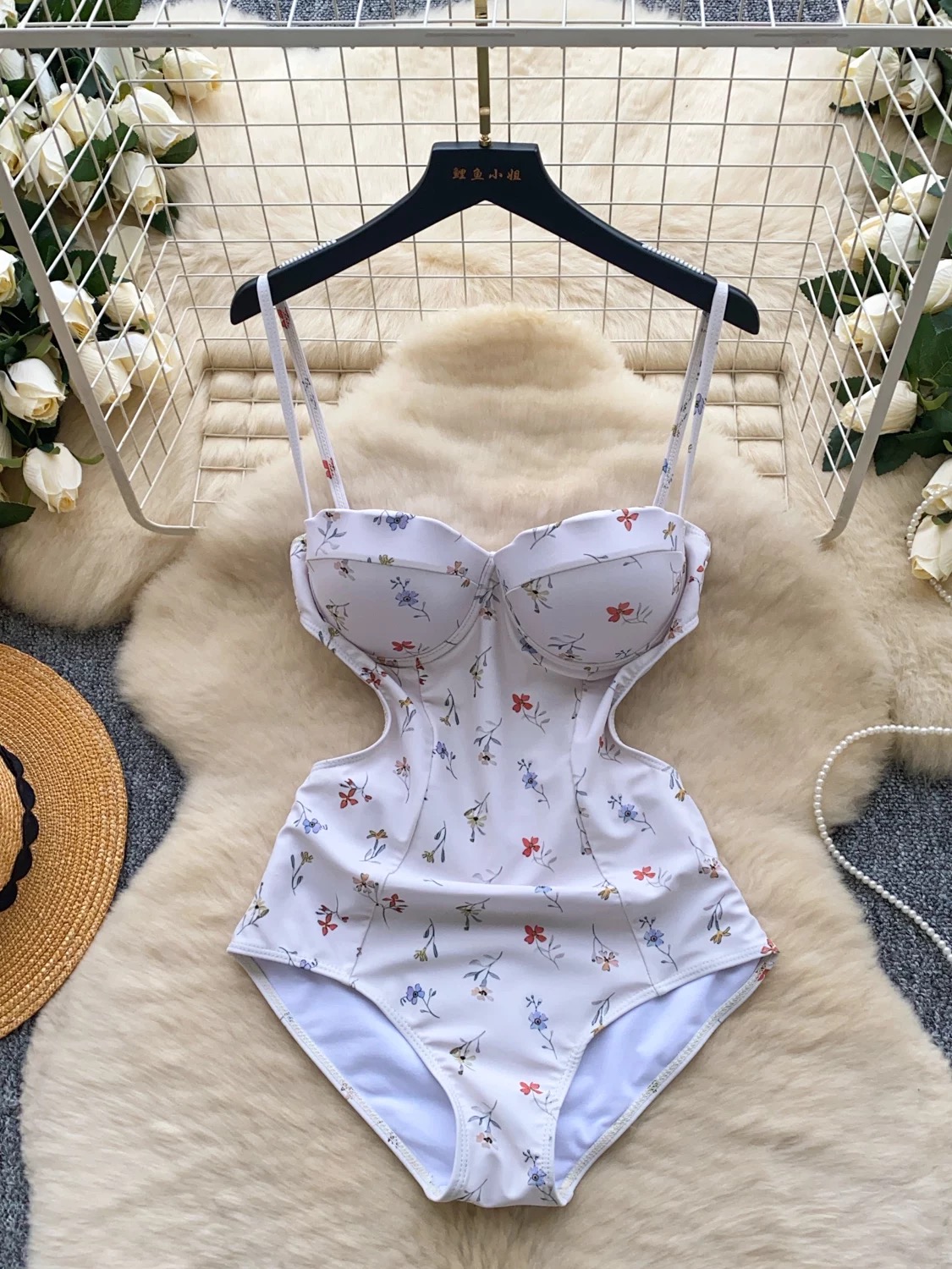 Define naughty top BS177 image