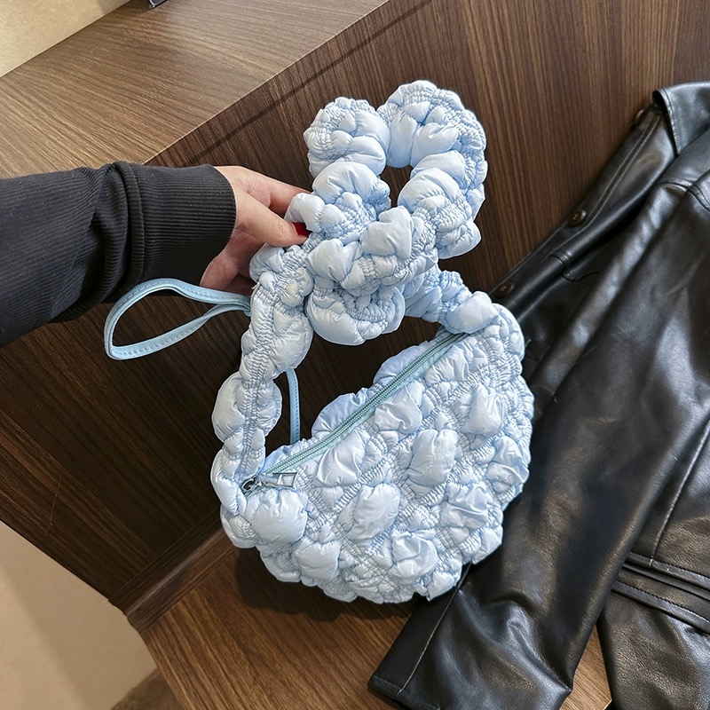 I am limited stock puffy bag image