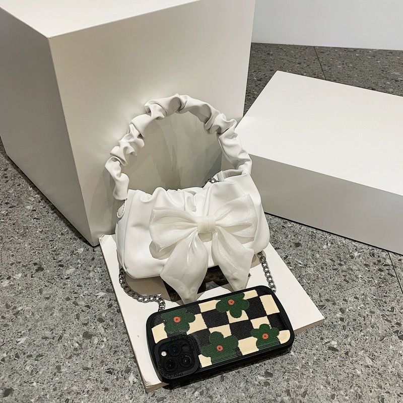 School hangout bag image