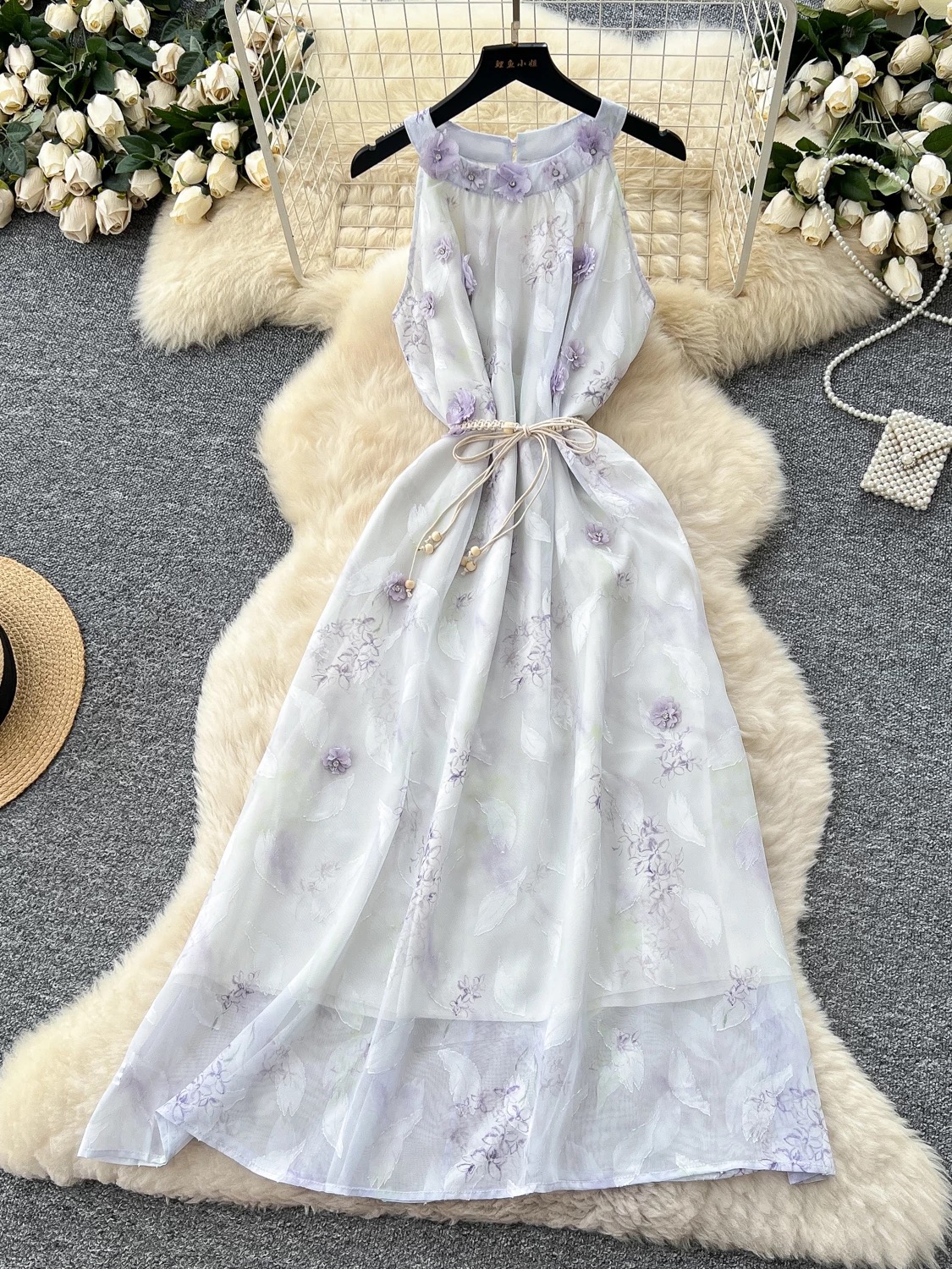 Lady in red dress CD757 image