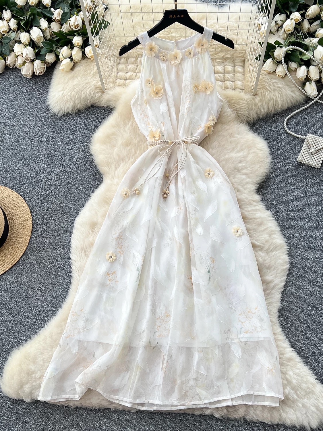 Lady in red dress CD757 image