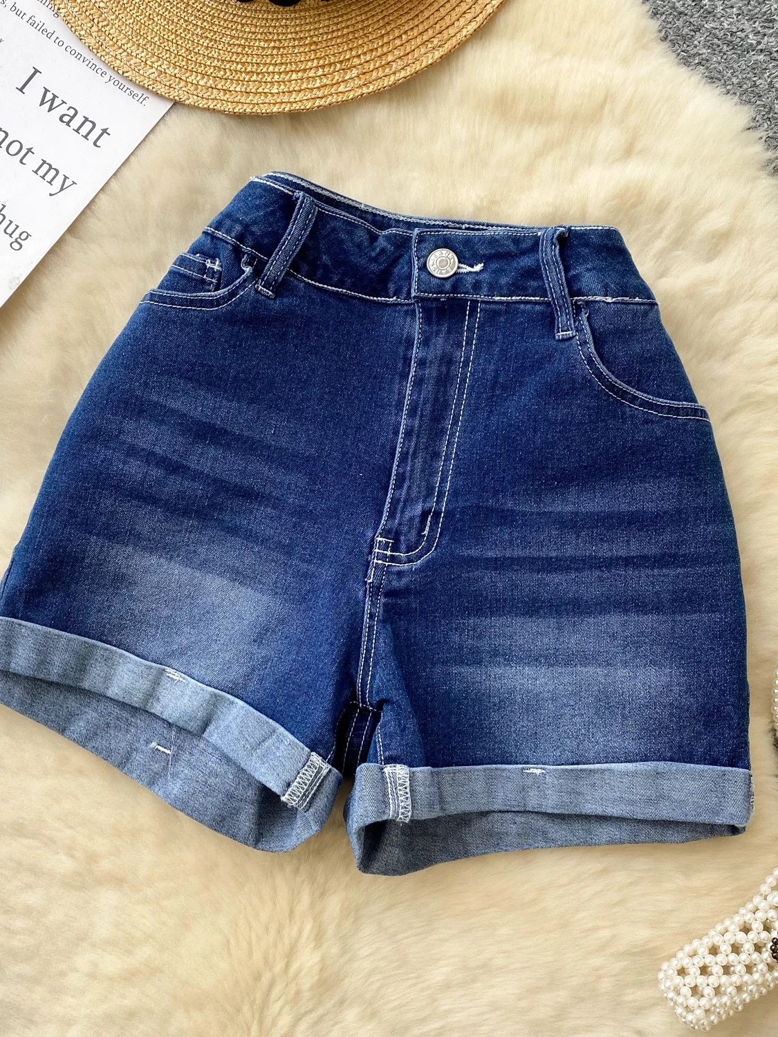 Acting different shorts DS114 image