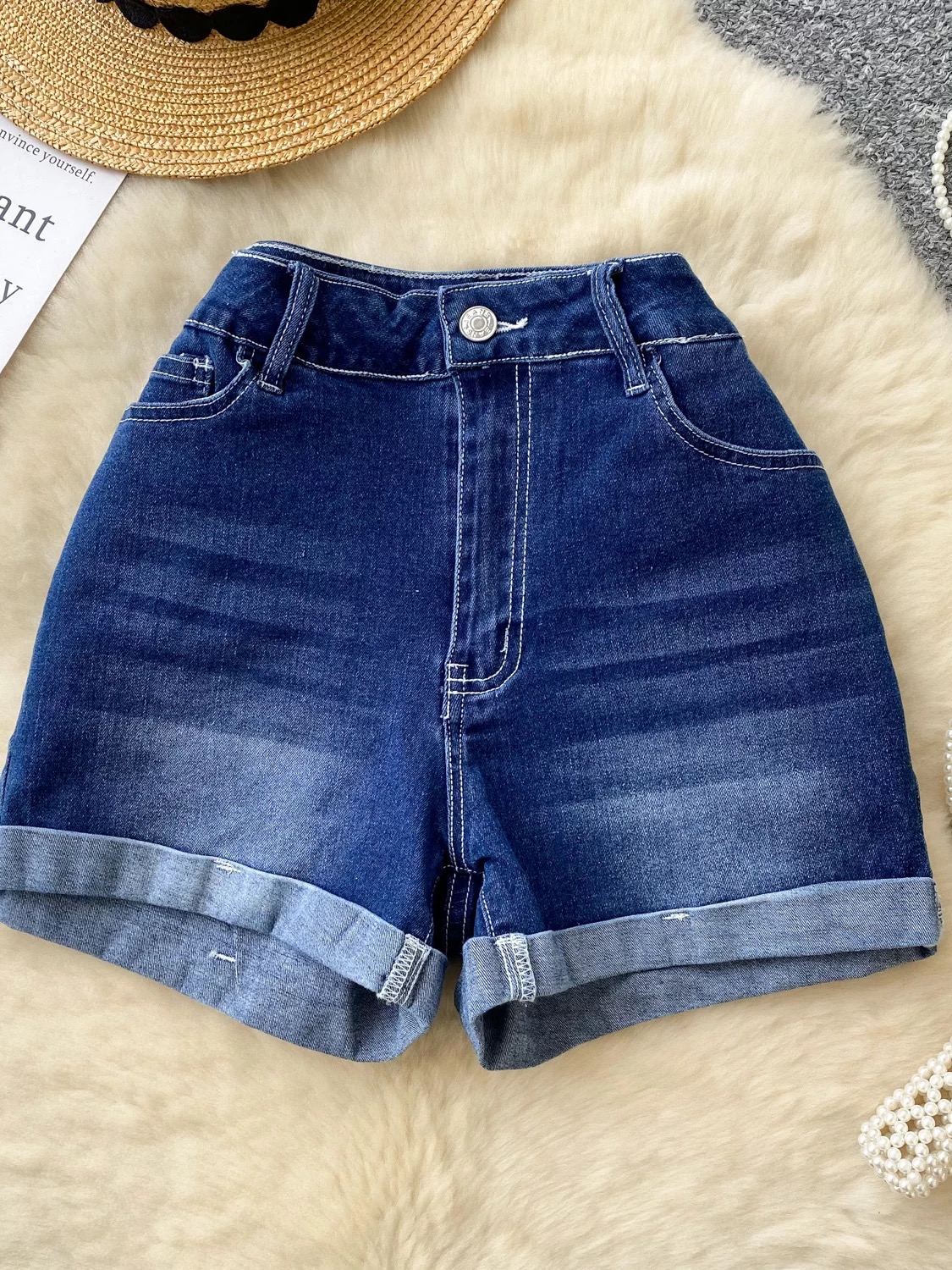 Acting different shorts DS114 image