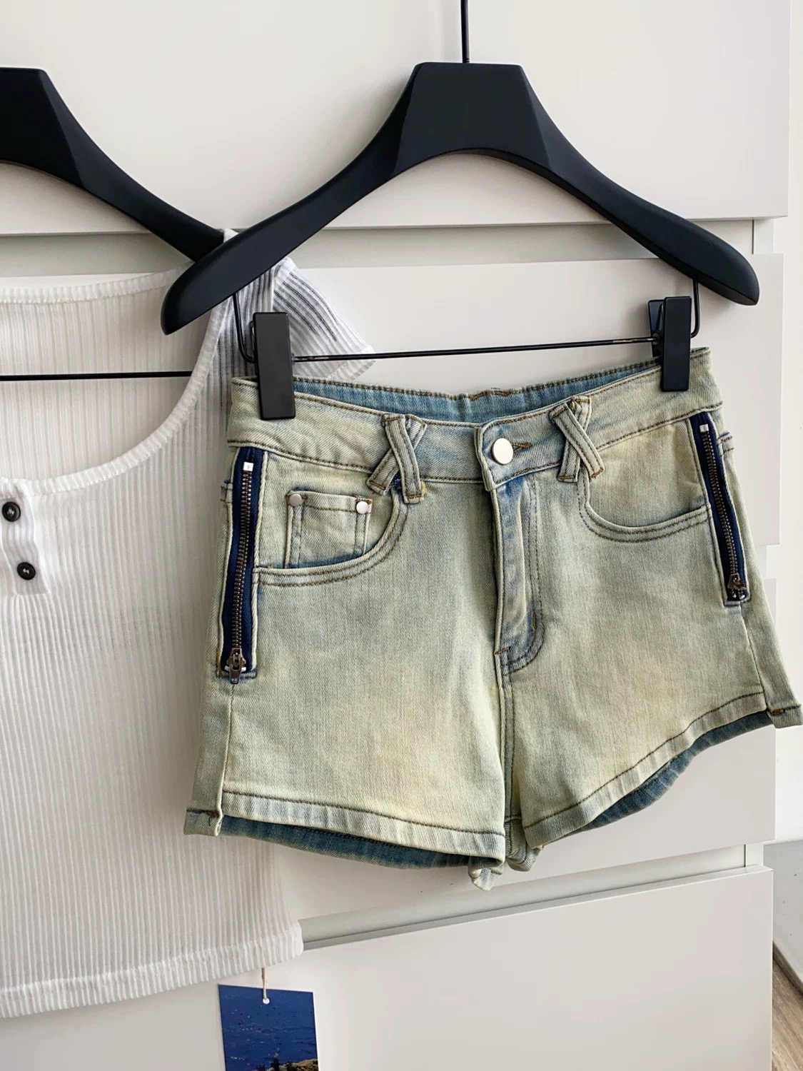 On my own shorts DS118 image