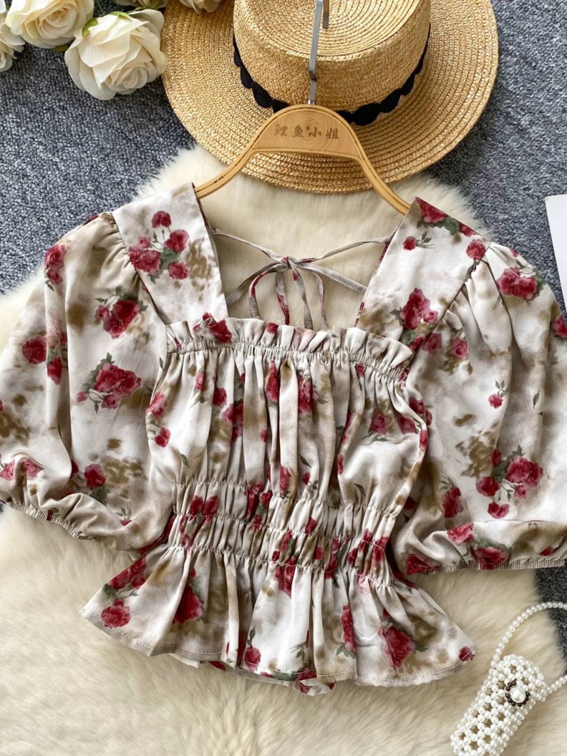 Sneak around top CTO1063 image