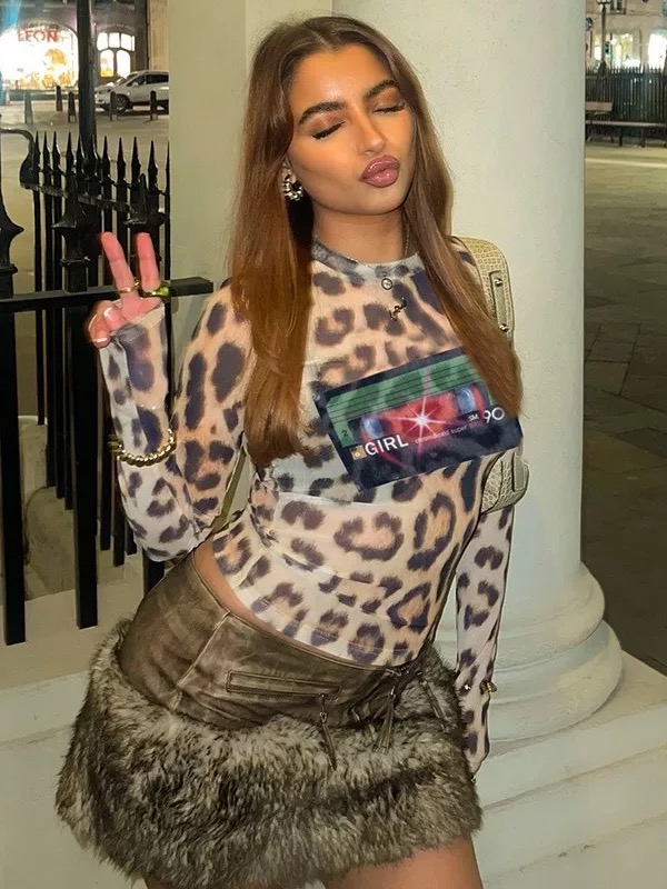 Dazed and amazed top CTO834 image