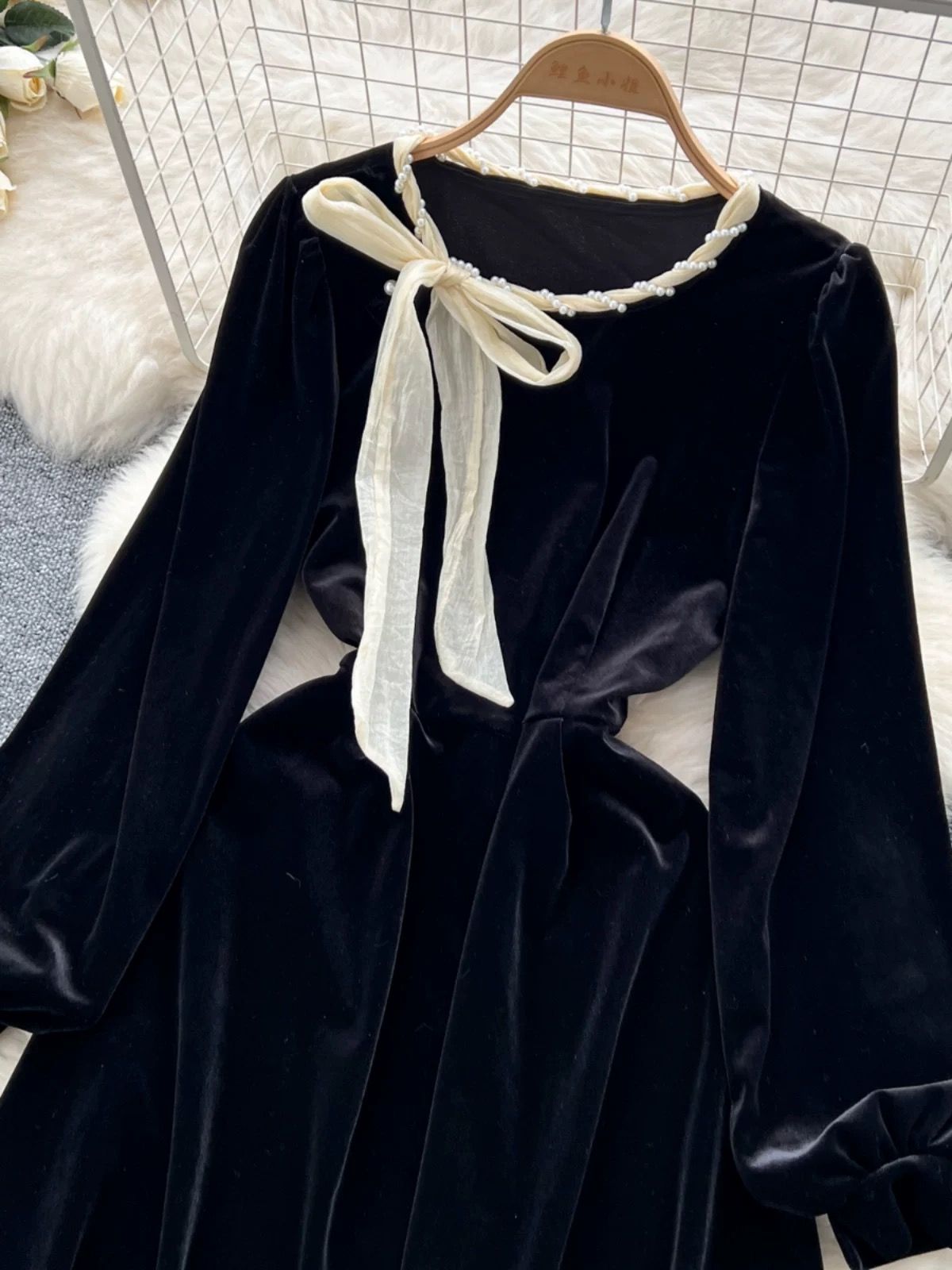 Movie dates velvet dress CD1929 image