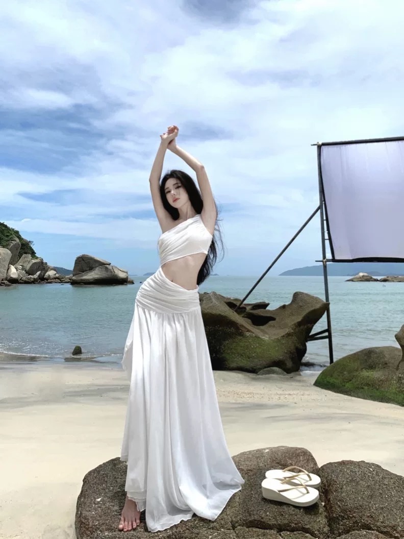 LA’s prettiest dress  CD1911 image