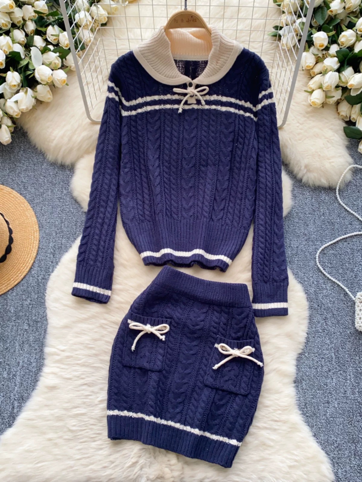 Staying in Maldives set KTP184 image