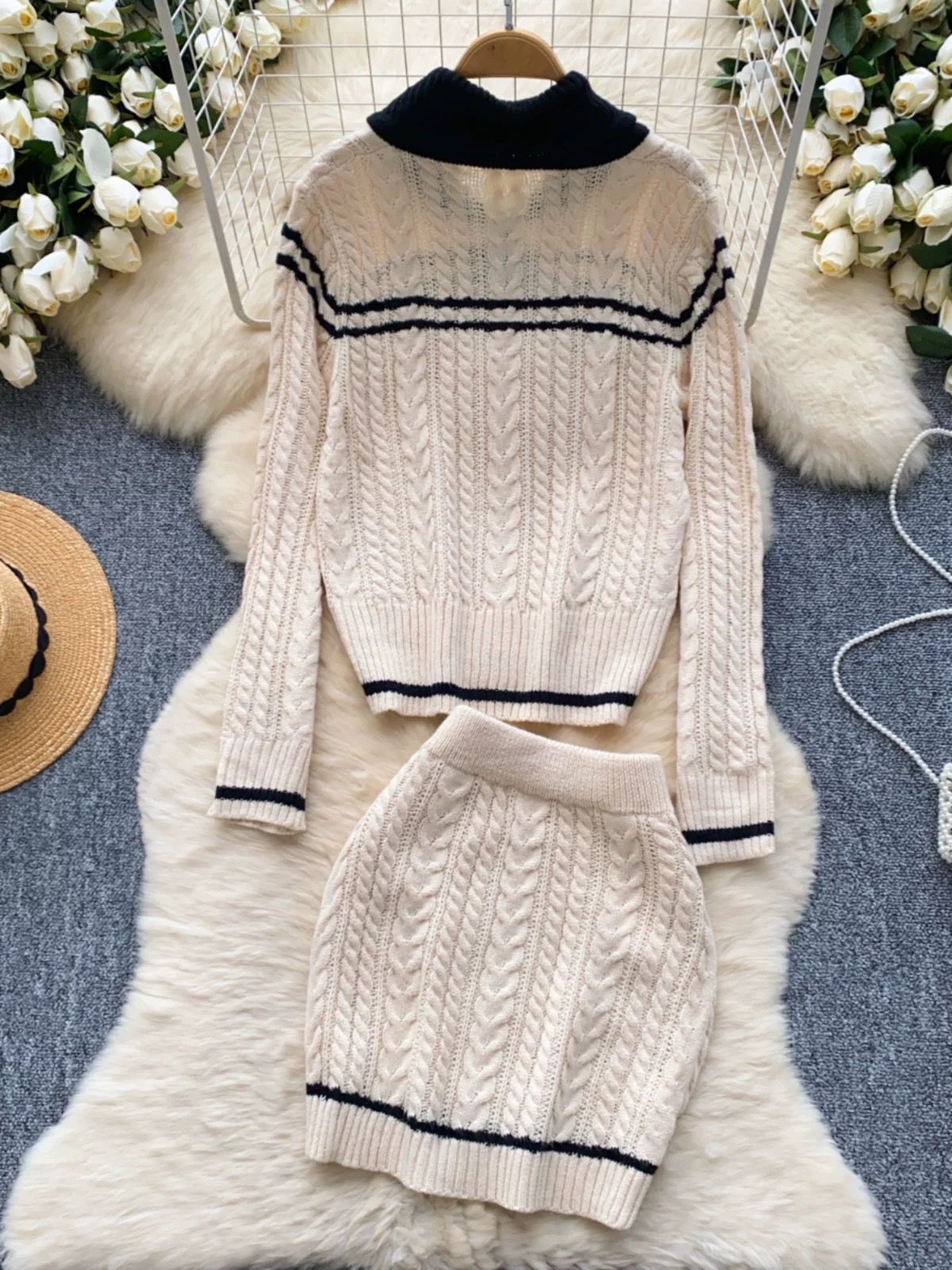 Staying in Maldives set KTP184 image