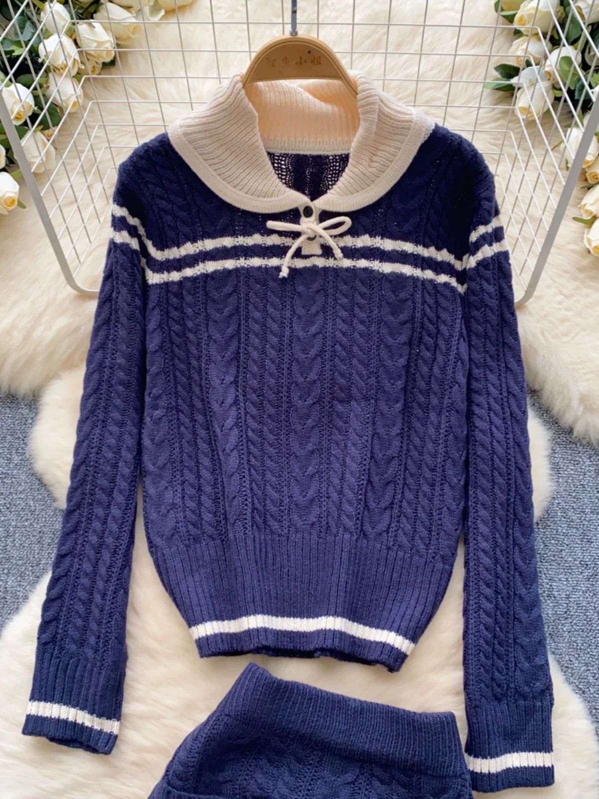 Staying in Maldives set KTP184 image