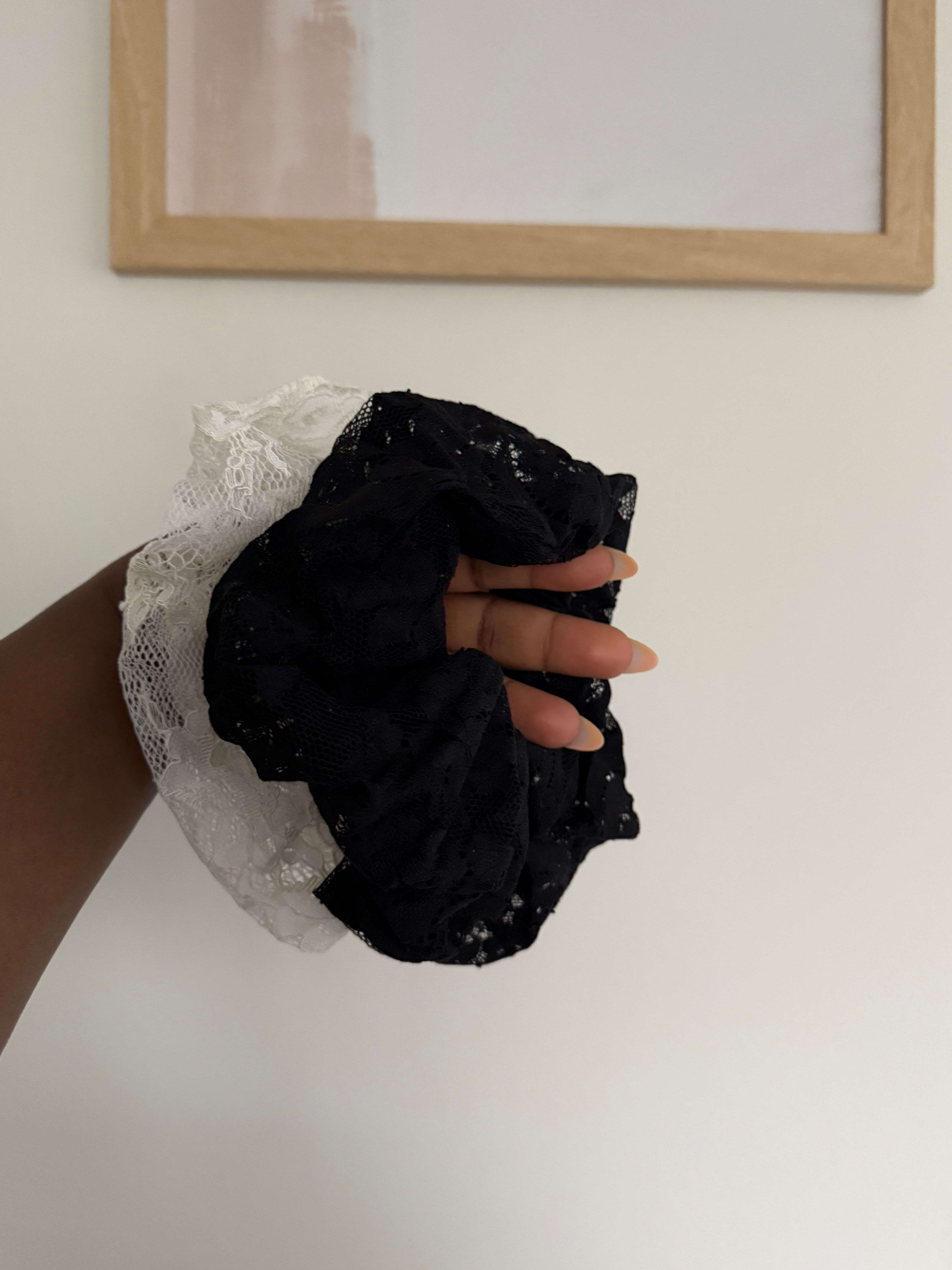 NIMI LACE SCRUNCHIE image